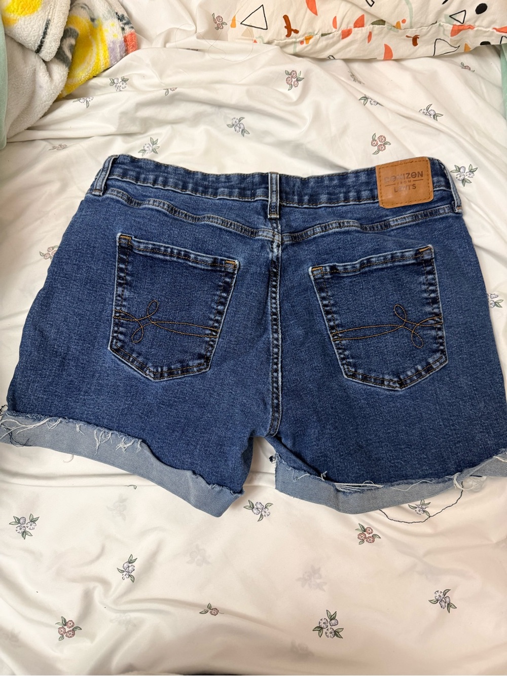 Levi’s shorts - Picture 7 of 10